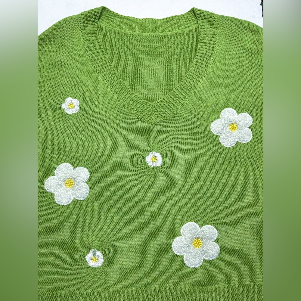 Shein Curve 3X Lime Green Daisy Embroidered V-Neck Sweater NWOT - Picture 11 of 11